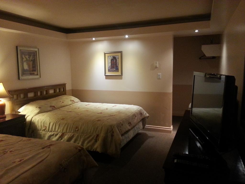 Traveller'S Inn Dawson Creek Exterior photo